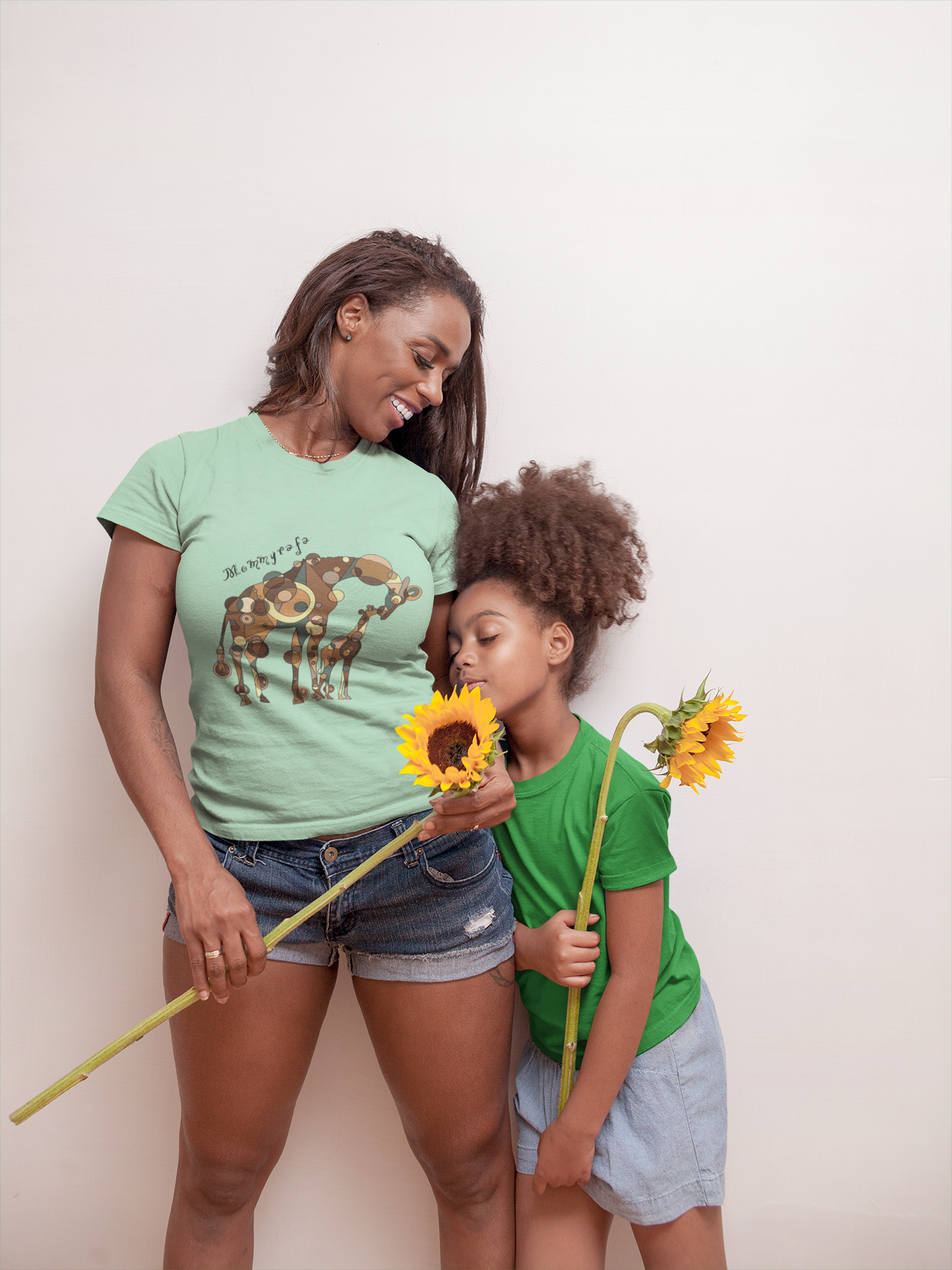 Women's Geometric Mother & Baby Giraffe Tee - Mommyrafa Edition