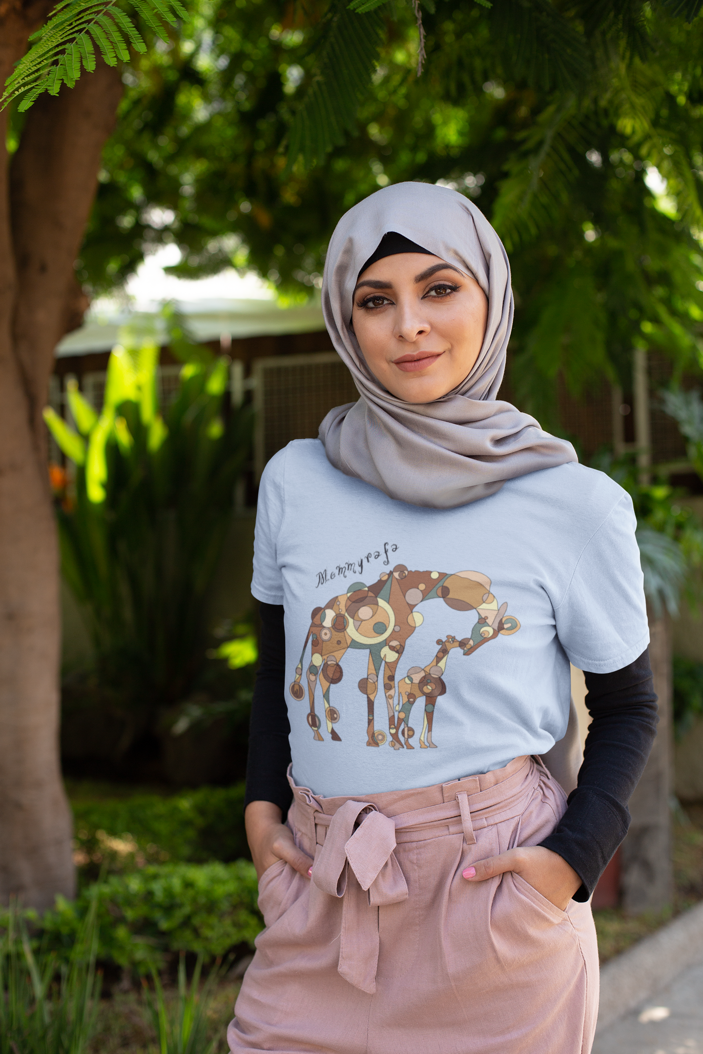 Women's Geometric Mother & Baby Giraffe Tee - Mommyrafa Edition